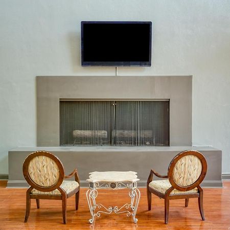 Oyo Hotel Tulsa I-44 Midtown Экстерьер фото