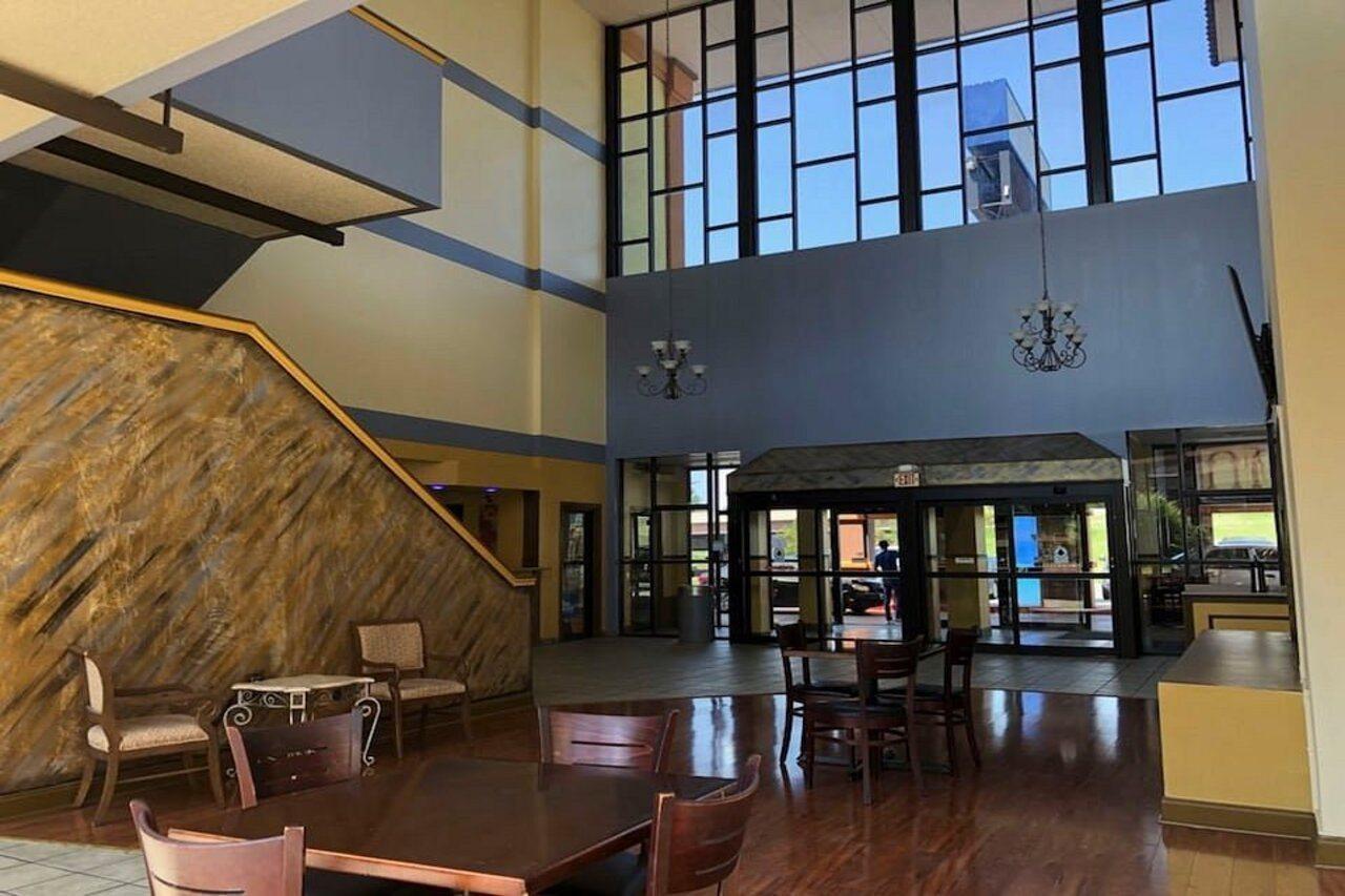 Oyo Hotel Tulsa I-44 Midtown Экстерьер фото