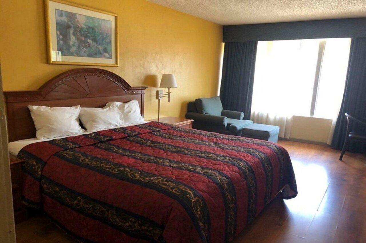 Oyo Hotel Tulsa I-44 Midtown Экстерьер фото
