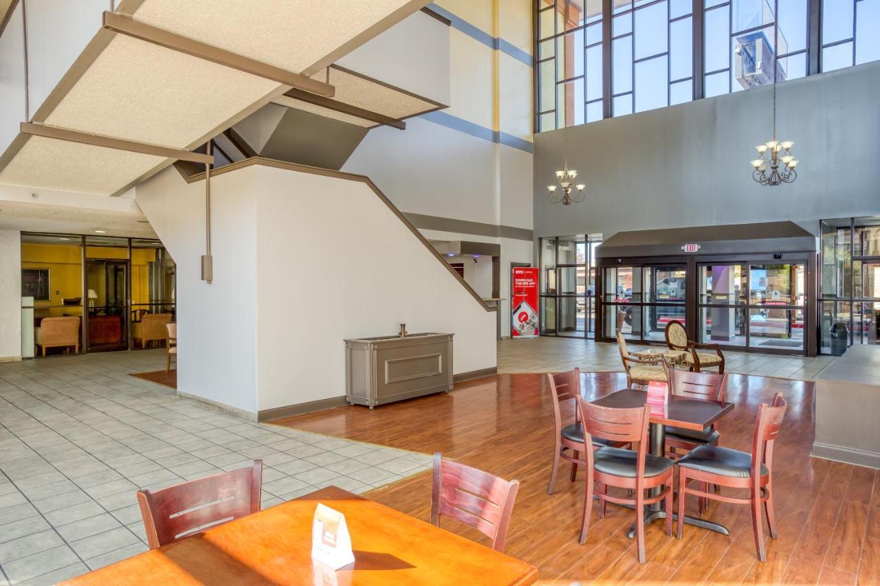 Oyo Hotel Tulsa I-44 Midtown Экстерьер фото