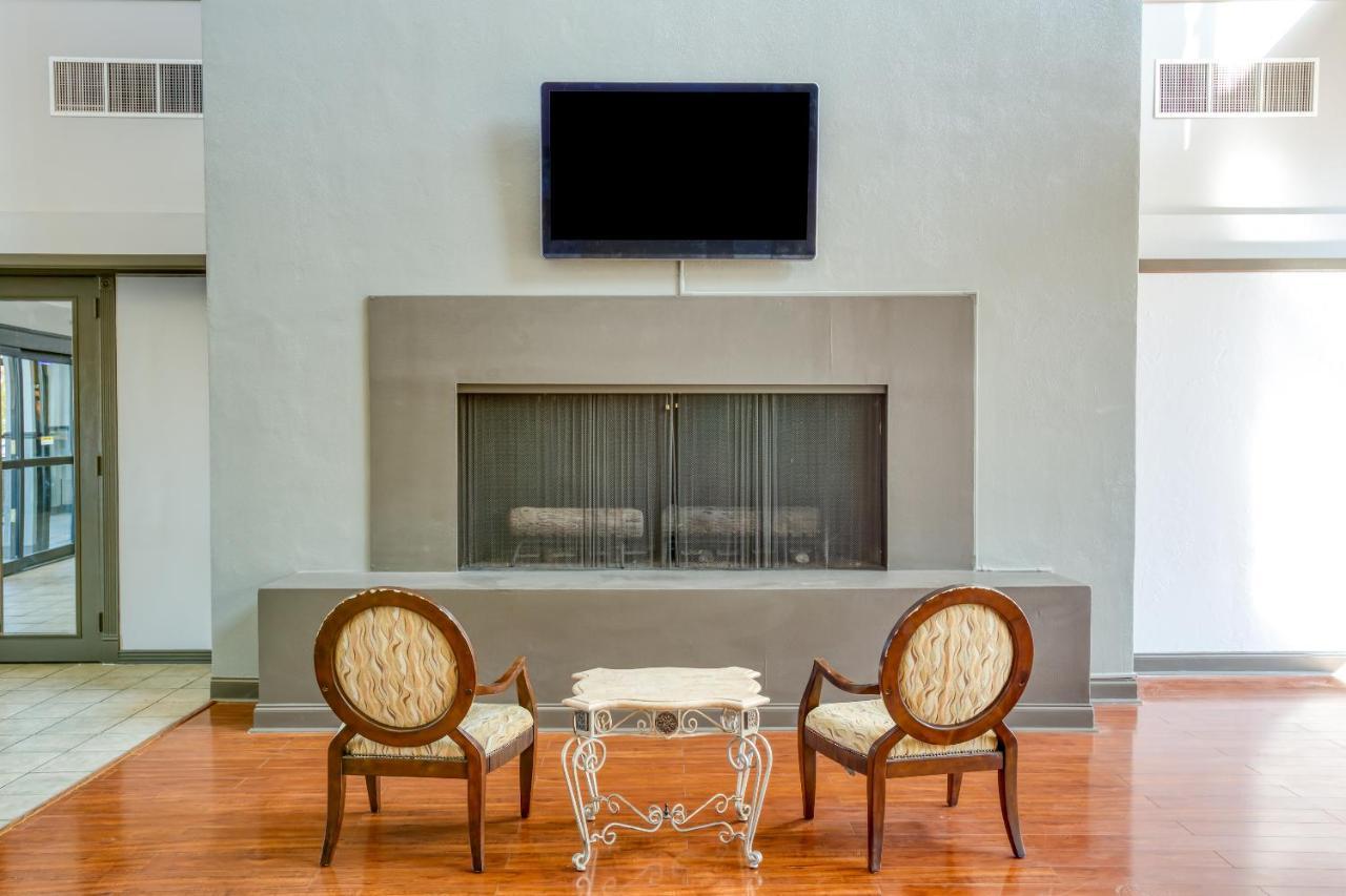Oyo Hotel Tulsa I-44 Midtown Экстерьер фото